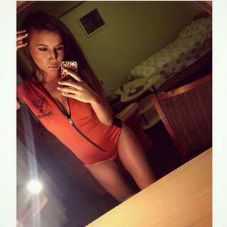 lonely girl looking for a guy in Laughlintown, Pennsylvania